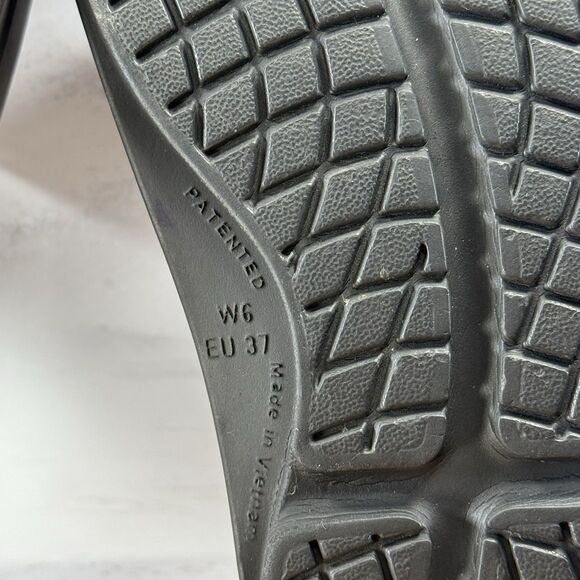 Womens size 6-OOFOS OOmega OOlala Luxe Flip Flop Thong Recovery Sandals - Picture 7 of 9